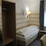 Hotel Airport-hotel Zum Taubengrund 2*