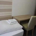 Hotel Airport-hotel Zum Taubengrund 2*