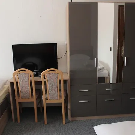 Отель Airport-hotel Zum Taubengrund Кельстербах