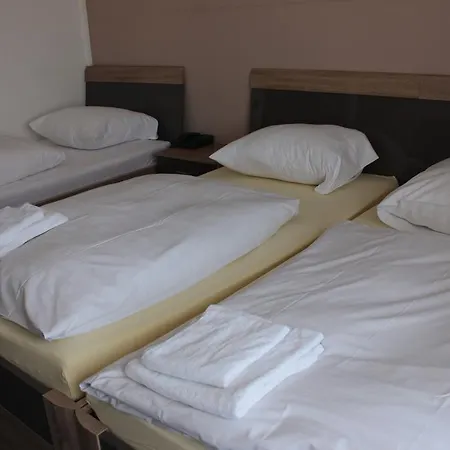 Airport-hotel Zum Taubengrund 2* Kelsterbach