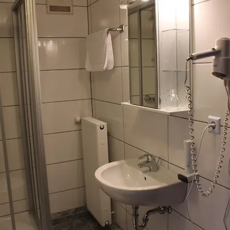 Airport-hotel Zum Taubengrund Отель Кельстербах