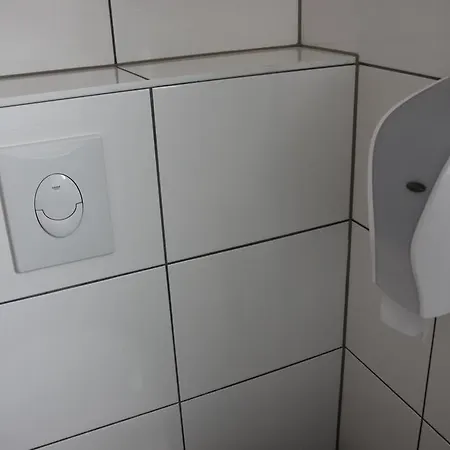 Airport-hotel Zum Taubengrund Отель