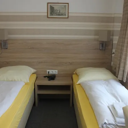 Airport-hotel Zum Taubengrund Отель
