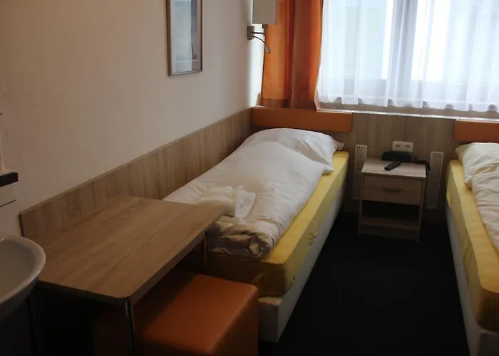 Airport-hotel Zum Taubengrund Отель 2*