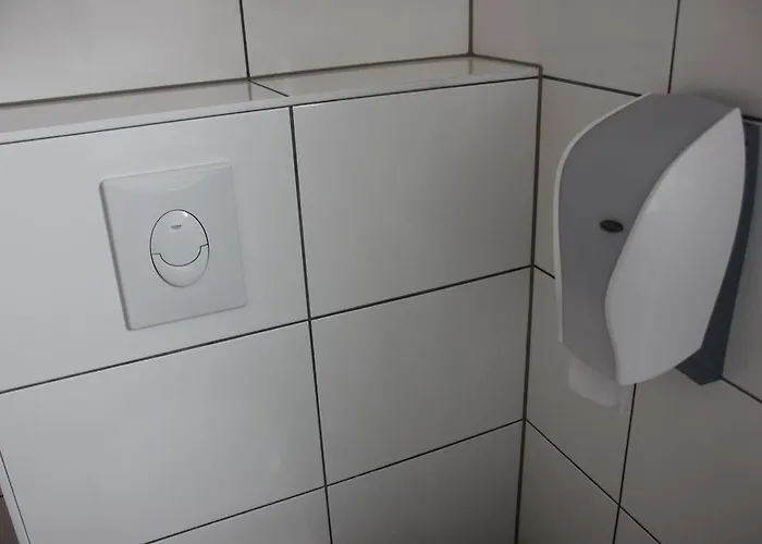 Airport-hotel Zum Taubengrund Отель