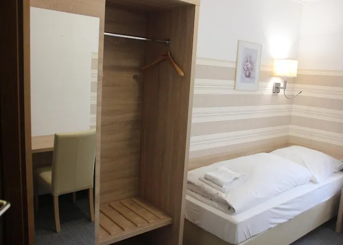 Отель Airport-hotel Zum Taubengrund Кельстербах